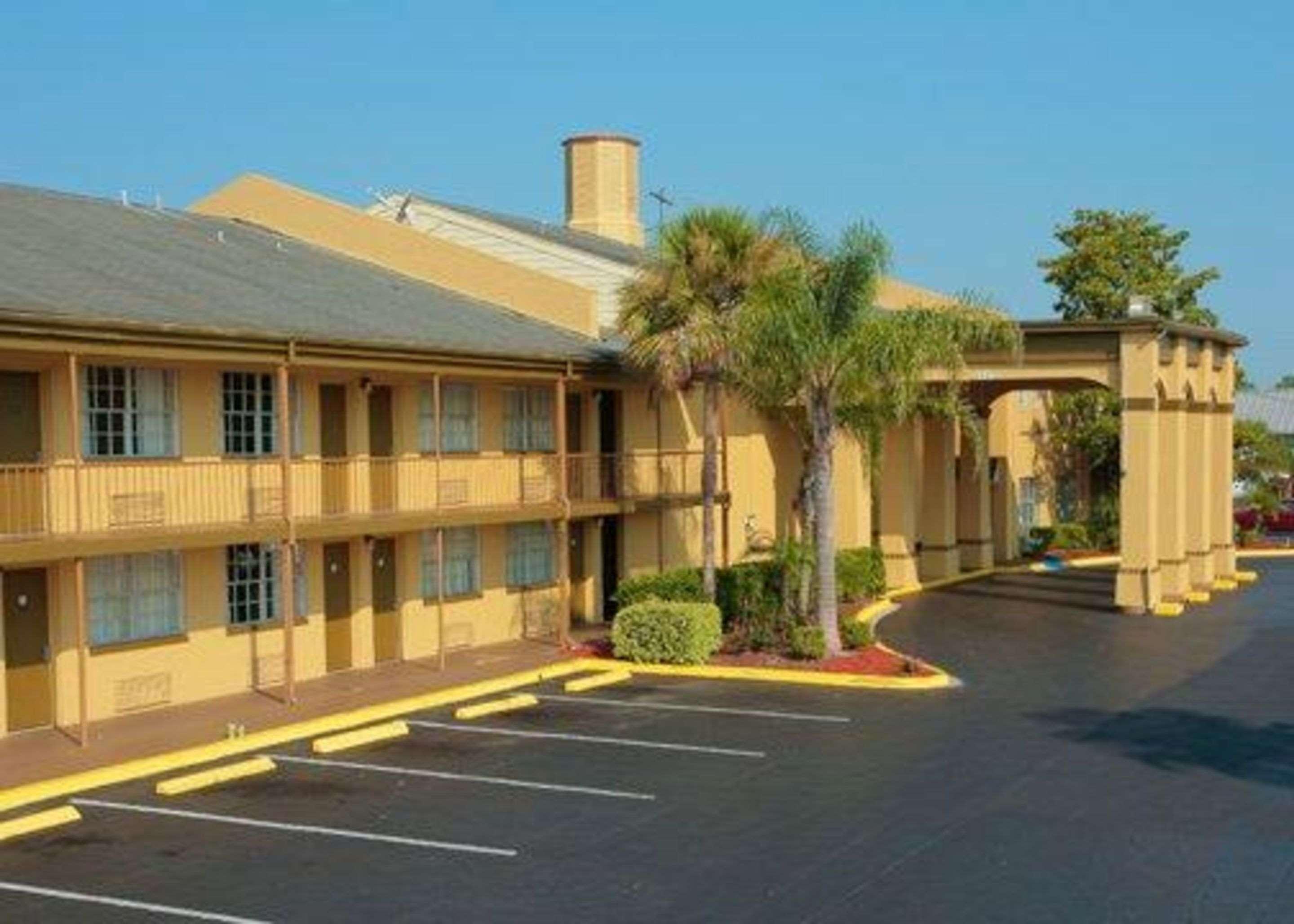 Econo Lodge Jacksonville Bagian luar foto